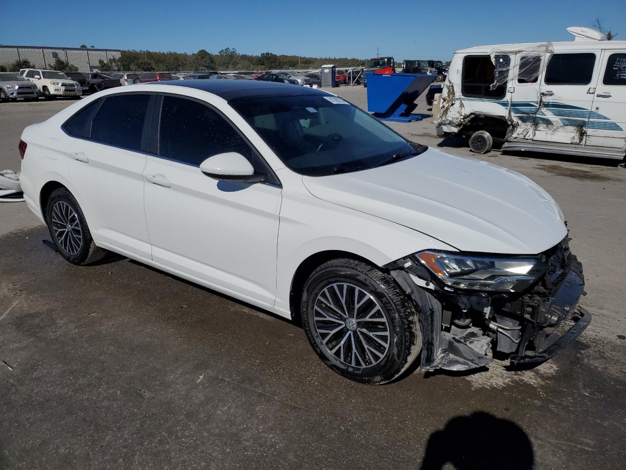 2019 Volkswagen Jetta - Image 4