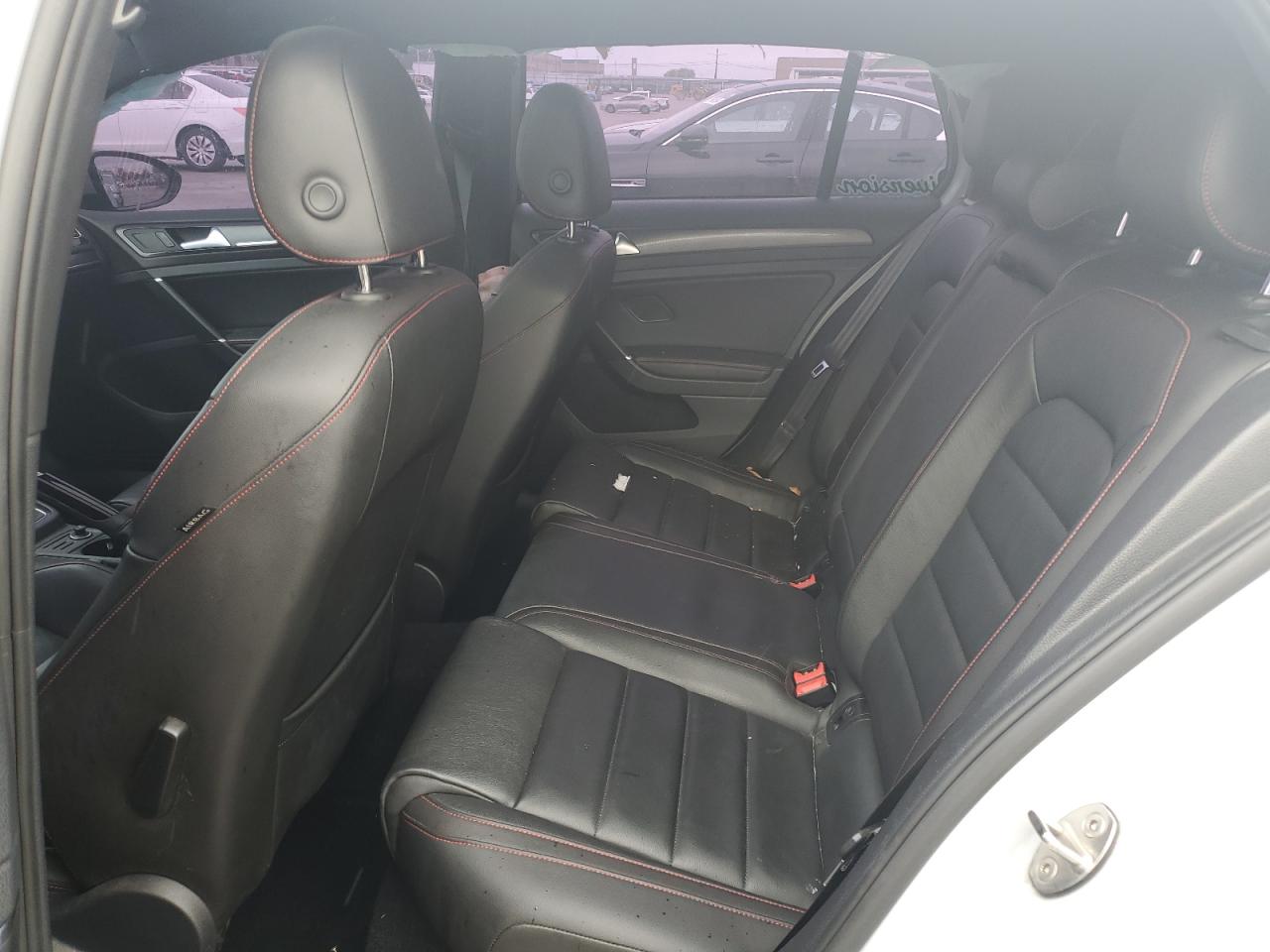 2018 Volkswagen GTI - Image 11