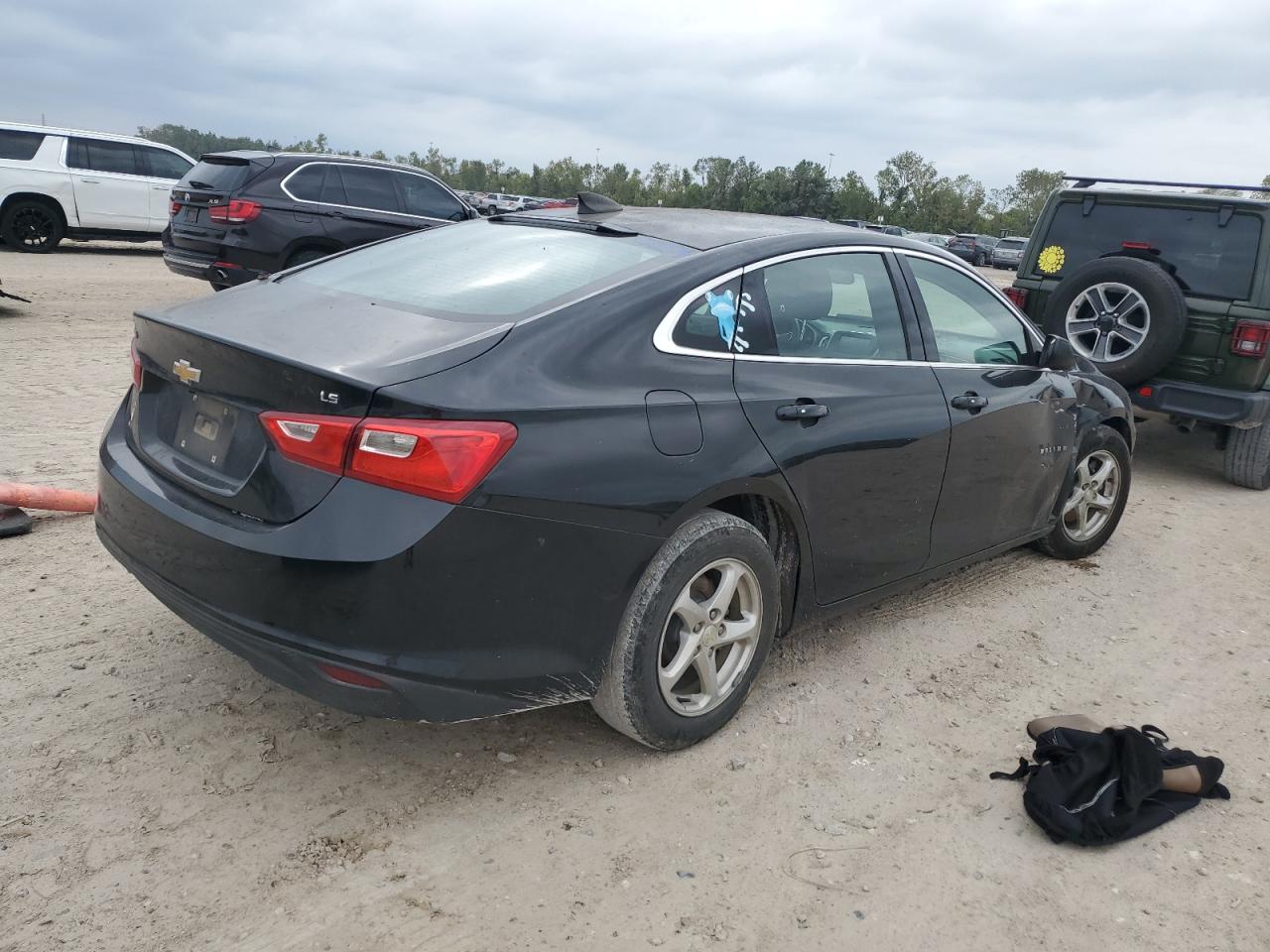 2016 Chevrolet Malibu - Image 3