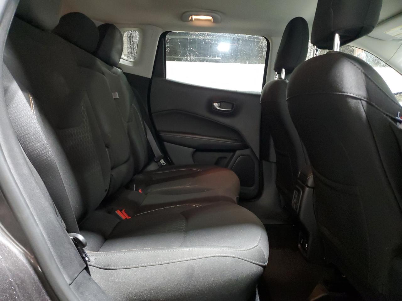 2020 Jeep Compass - Image 11