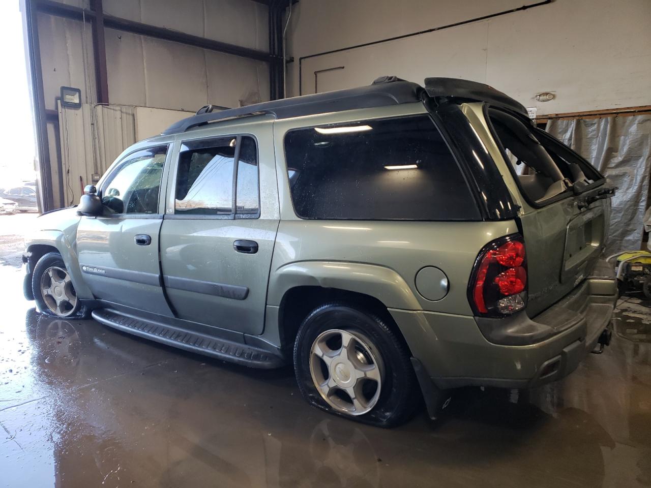 2004 Chevrolet TrailBlazer - Image 2