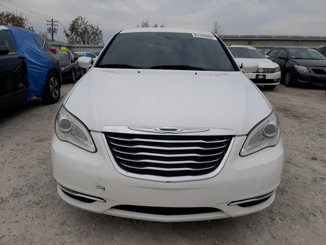 2013 Chrysler 200 - Image 5