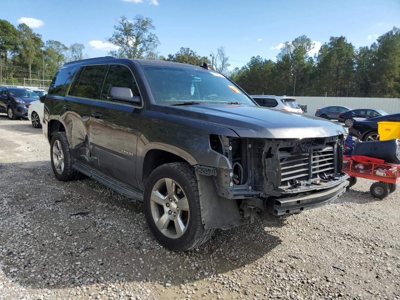 VIN 1GNSCBKC3HR332516 2017 CHEVROLET TAHOE no.4