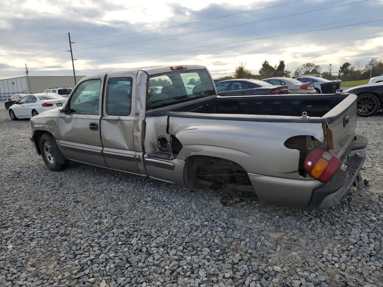 2001 Chevrolet Silverado - Image 2