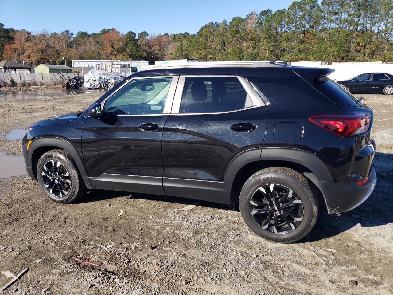 2023 Chevrolet TrailBlazer - Image 2