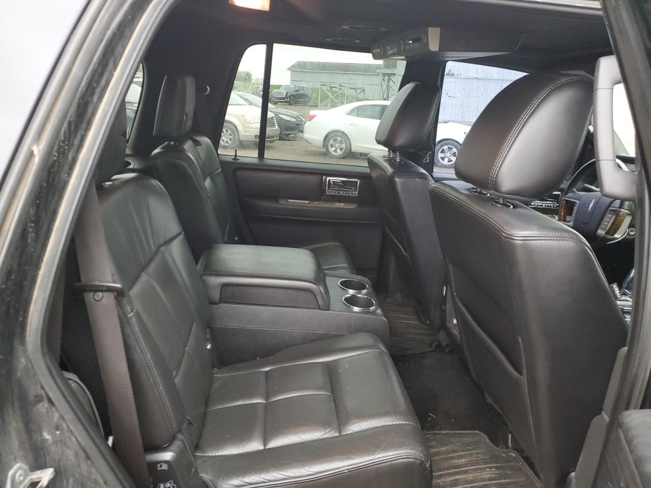 2010 Lincoln Navigator - Image 11