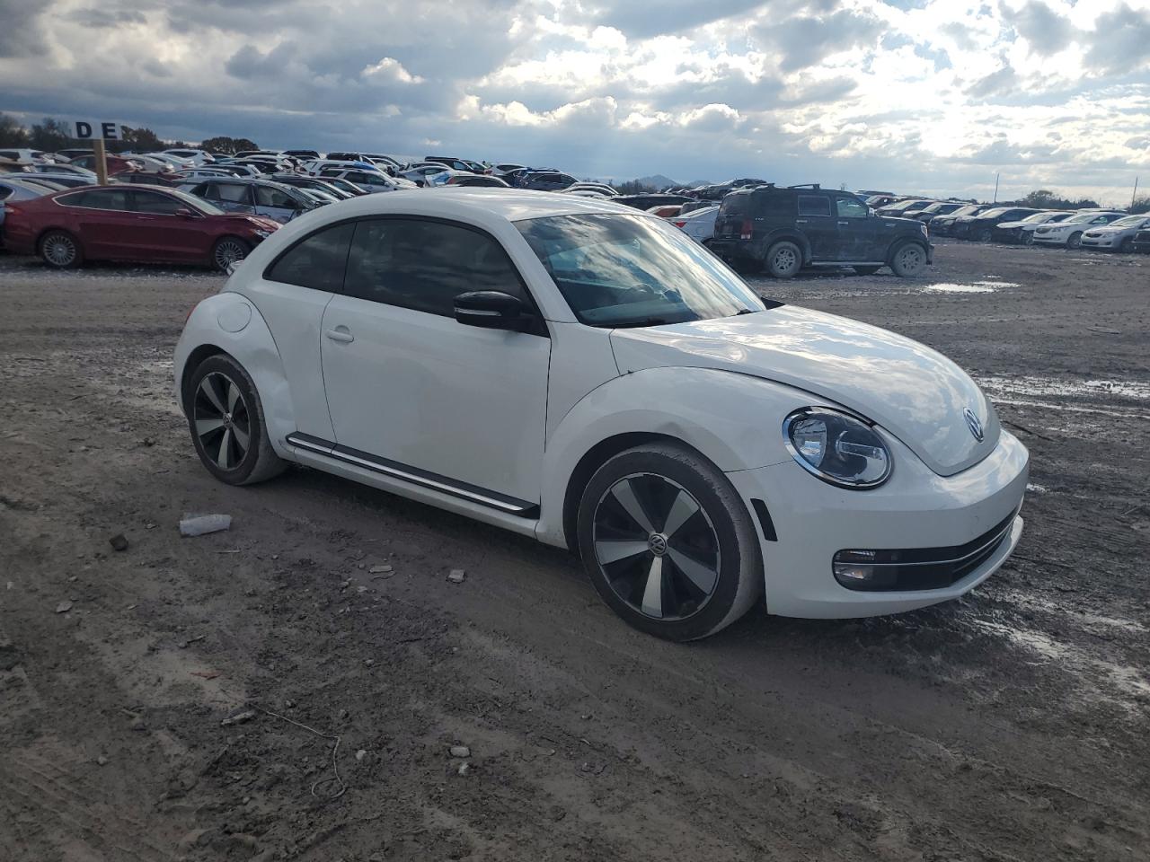 2012 Volkswagen Beetle - Image 4
