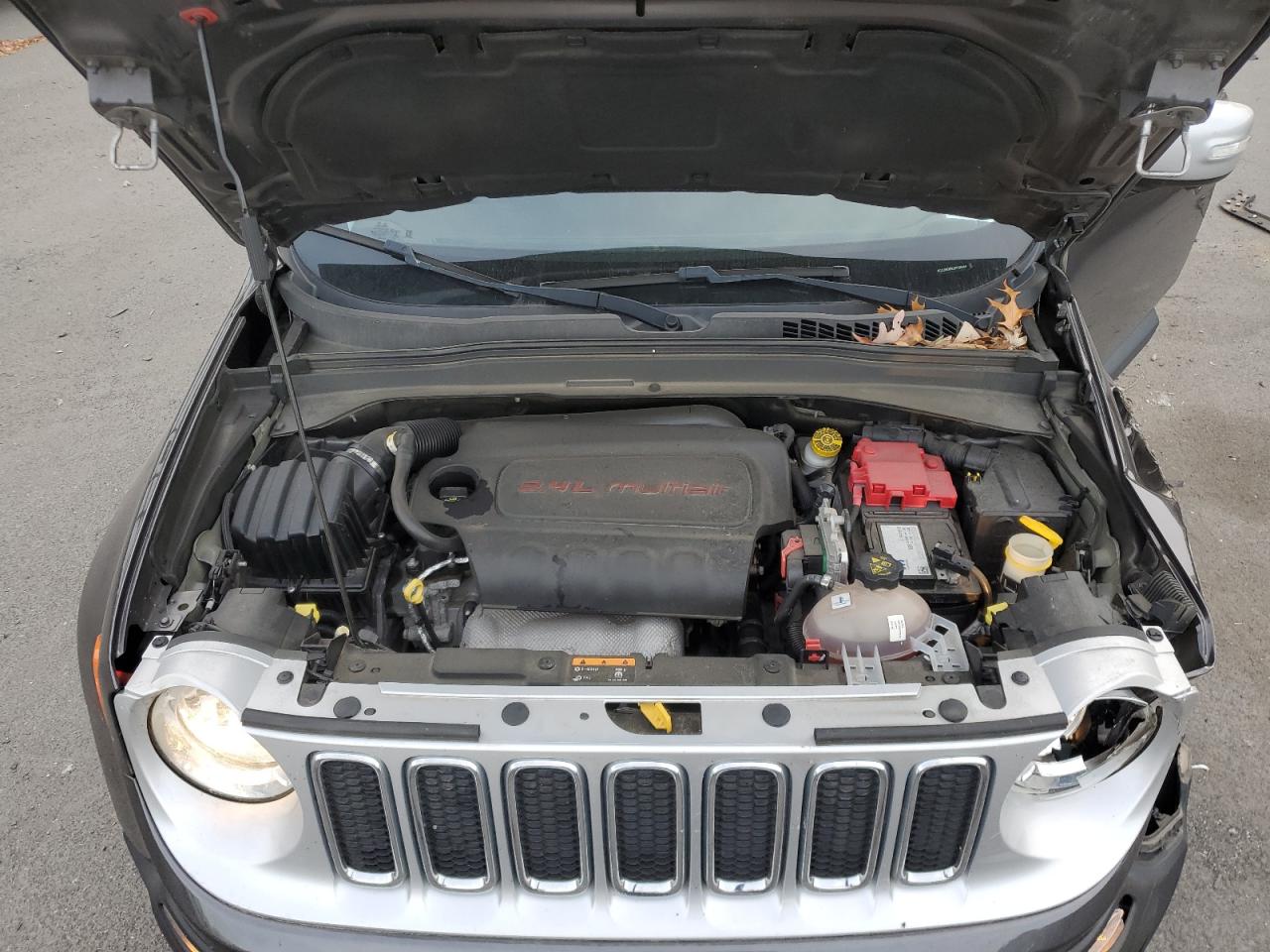 2018 Jeep Renegade - Image 12