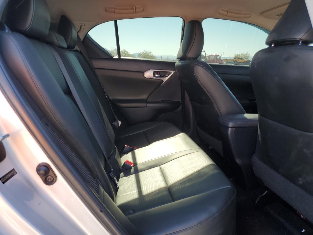 2012 Lexus CT - Image 11