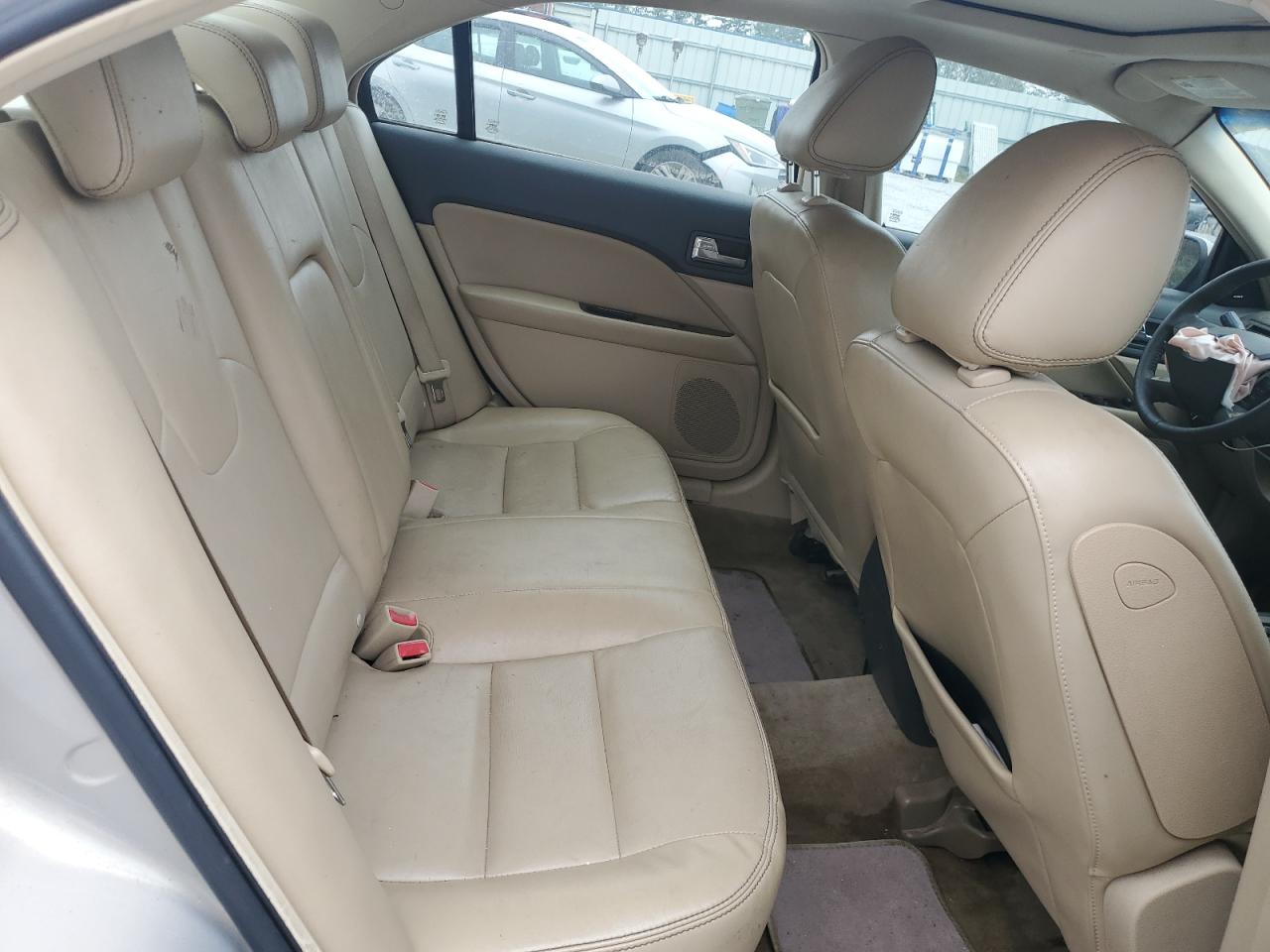 2010 Ford Fusion - Image 10