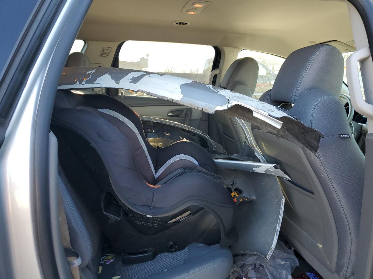 2014 Chevrolet Traverse - Image 11