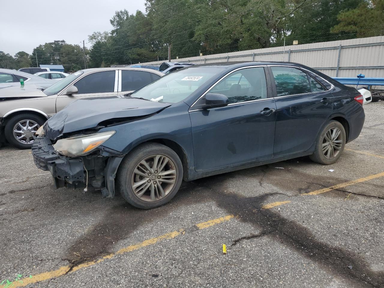 VIN 4T1BF1FK5GU211635 2016 TOYOTA CAMRY no.1