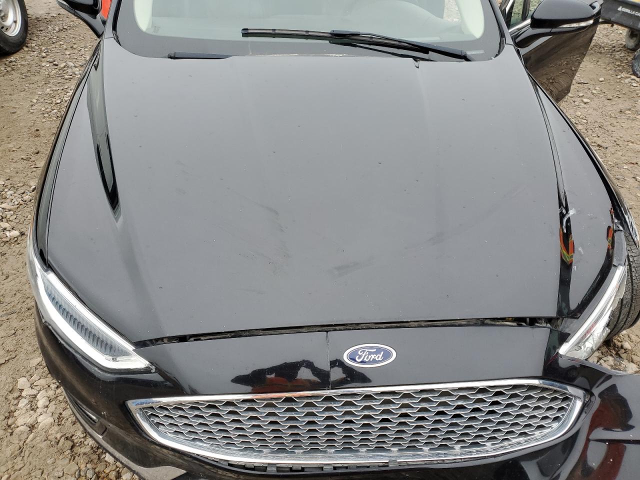 2019 Ford Fusion - Image 13