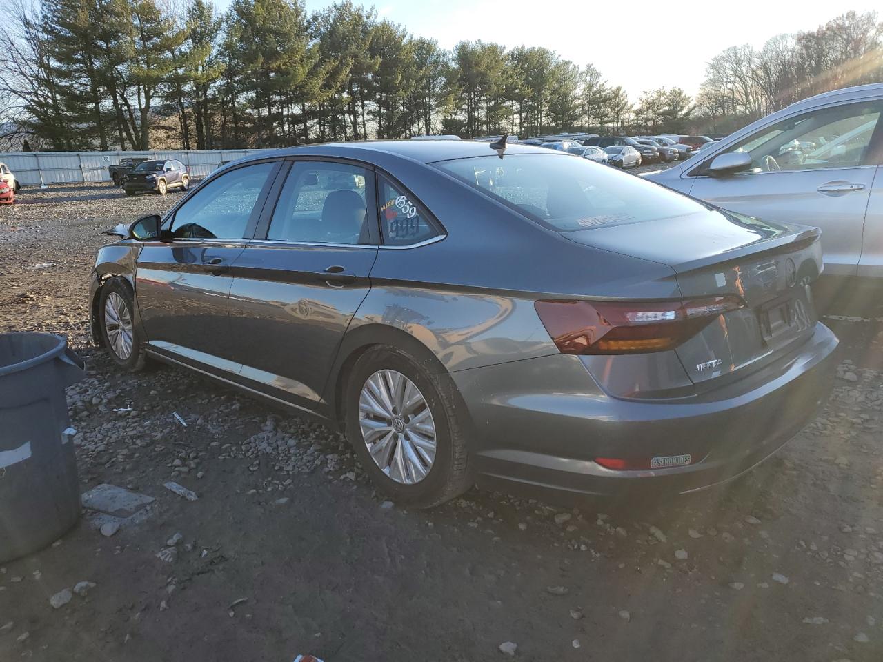 2019 Volkswagen Jetta - Image 2