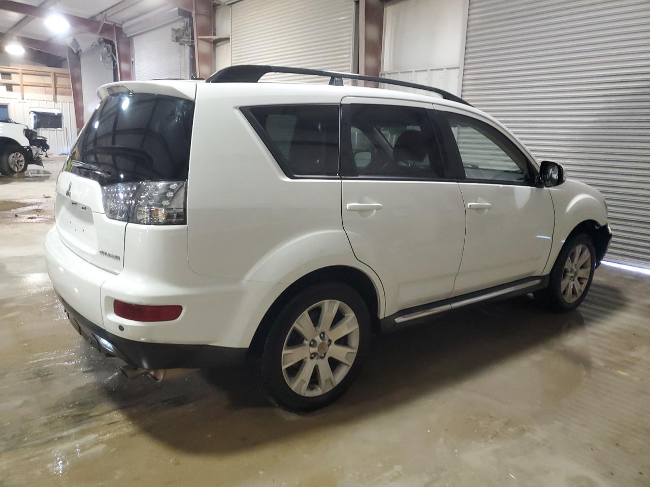 2012 Mitsubishi Outlander - Image 3