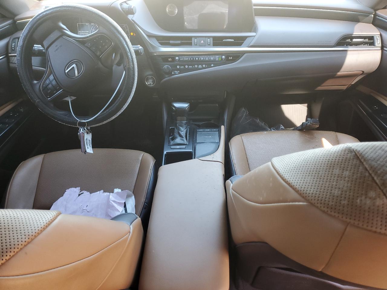 2019 Lexus ES - Image 8