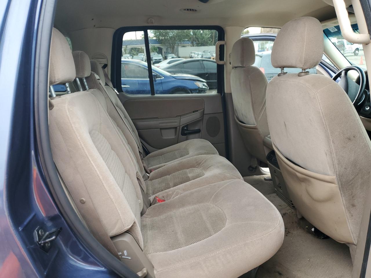 2005 Ford Explorer - Image 11