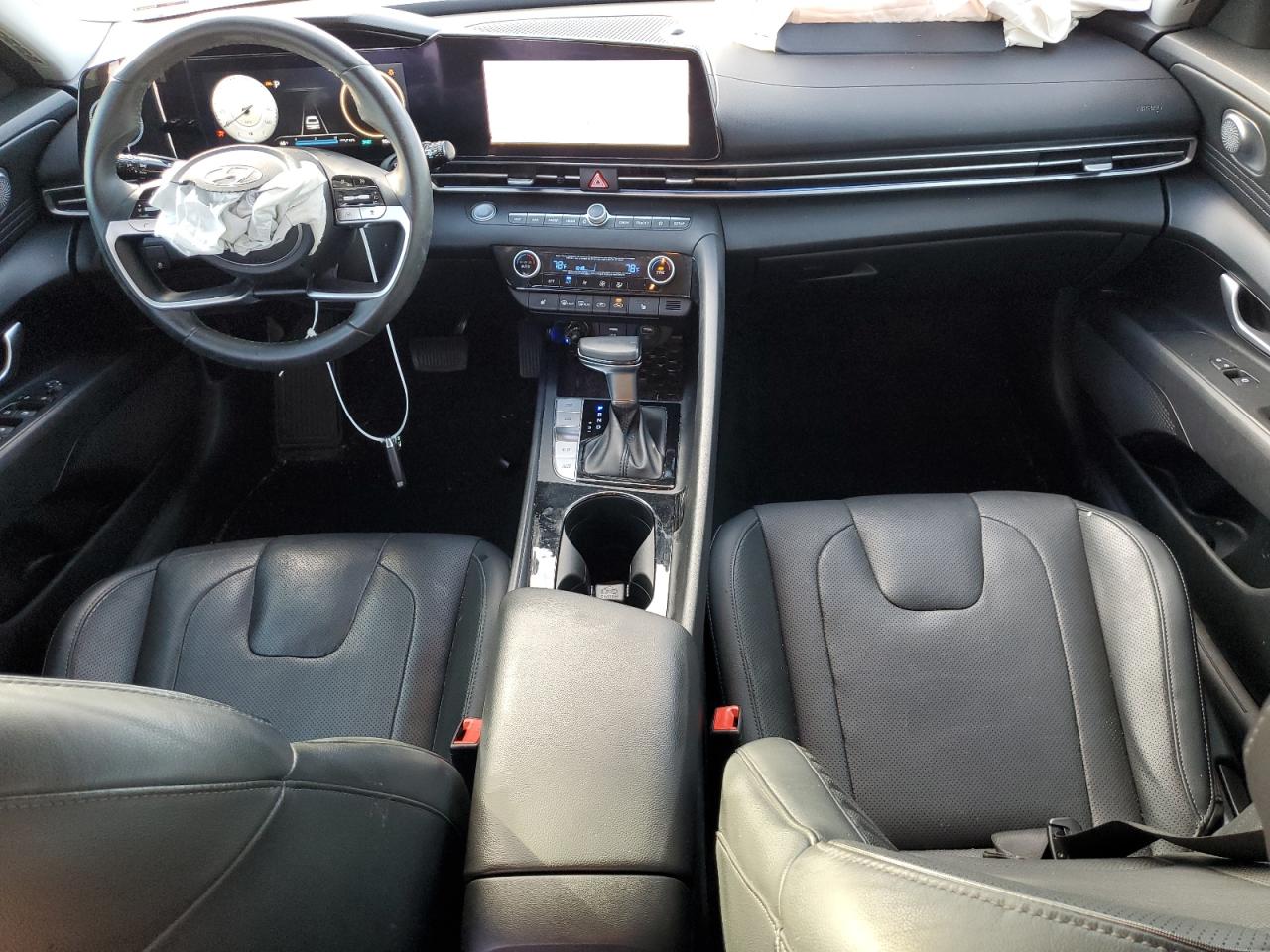 2021 Hyundai Elantra - Image 8