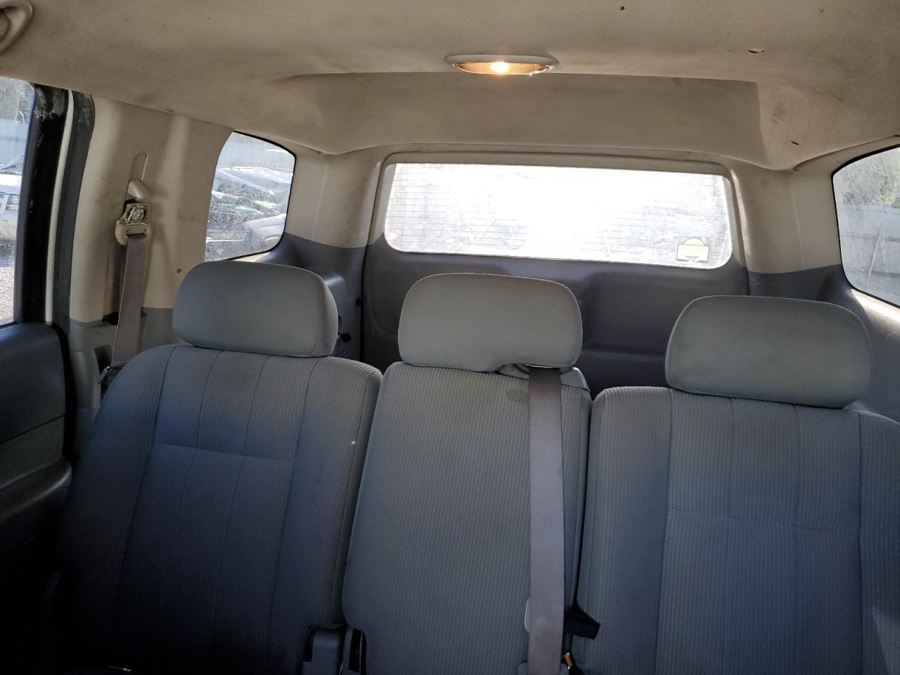 2004 Dodge Durango - Image 10