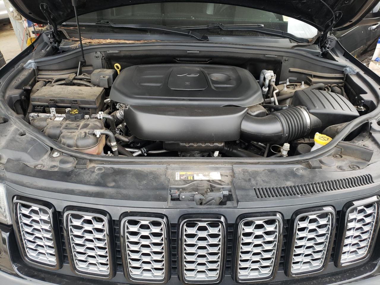2019 Jeep Grand Cherokee - Image 11