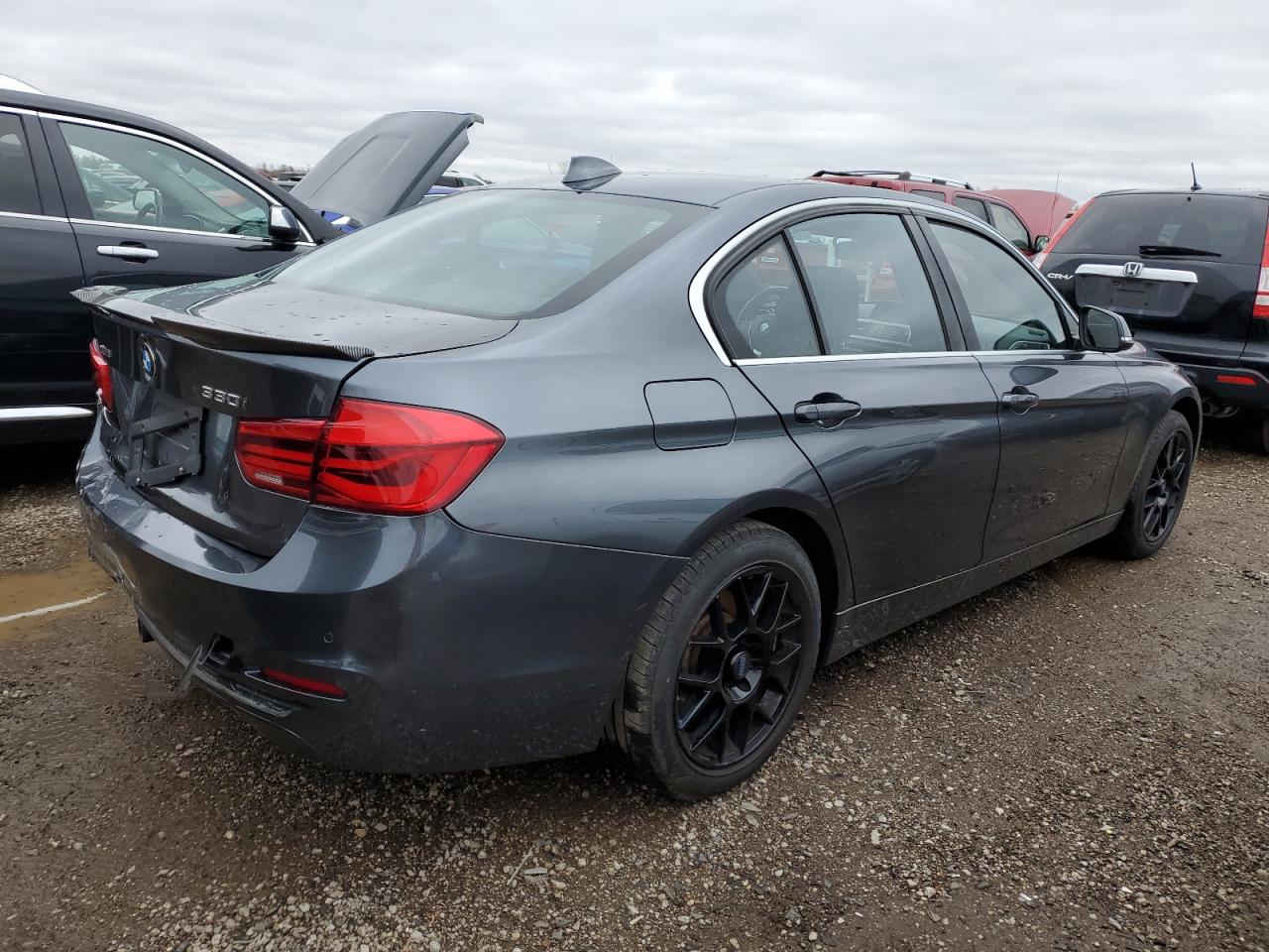 VIN WBA8D9G3XHNU65327 2017 BMW 3 SERIES no.3