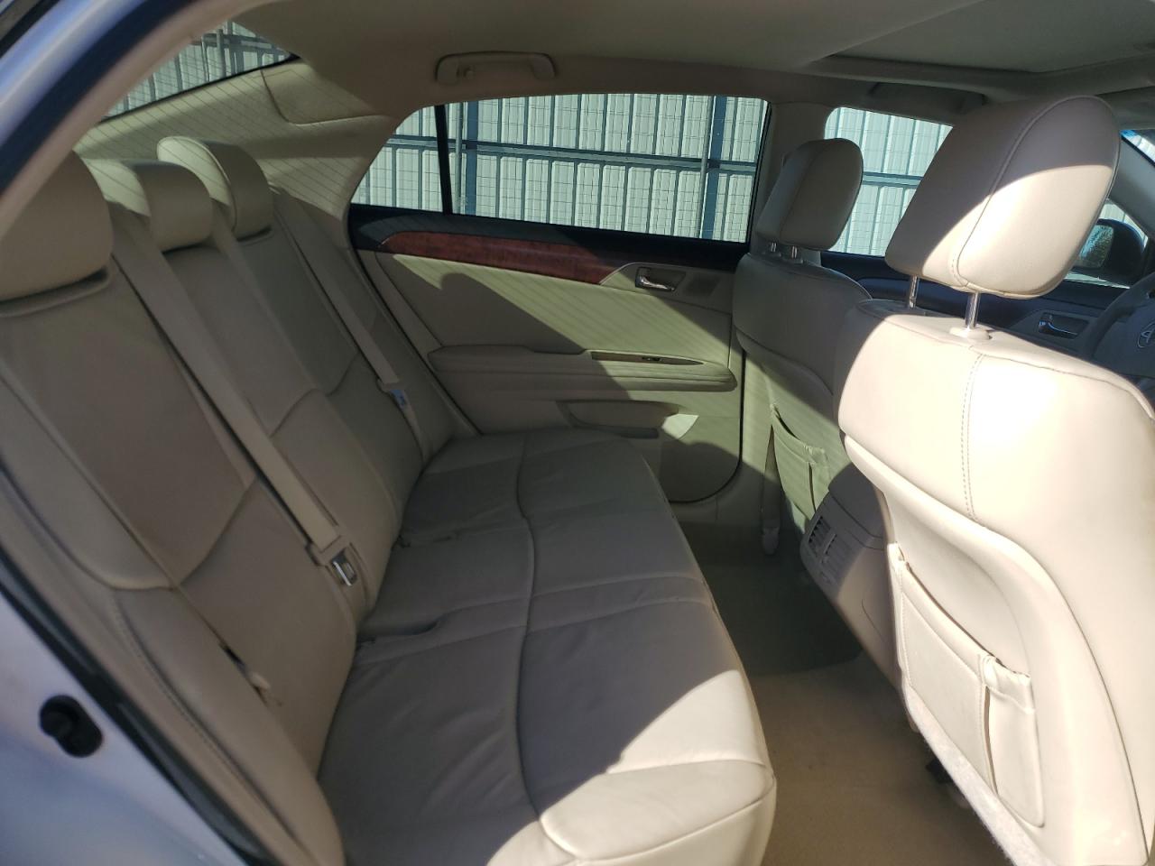 2012 Toyota Avalon - Image 10