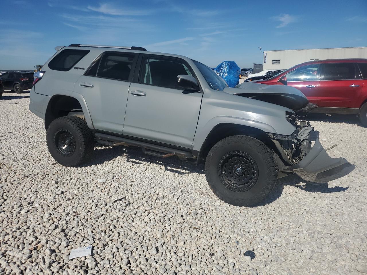 VIN JTEBU5JR8H5414726 2017 TOYOTA 4RUNNER no.4