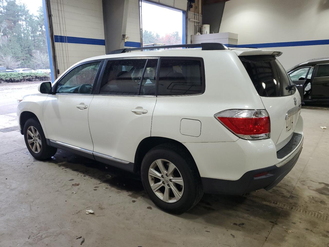 VIN 5TDBK3EH8DS188790 2013 TOYOTA HIGHLANDER no.2