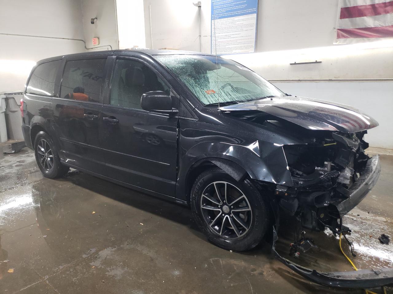 2015 Dodge Caravan - Image 4