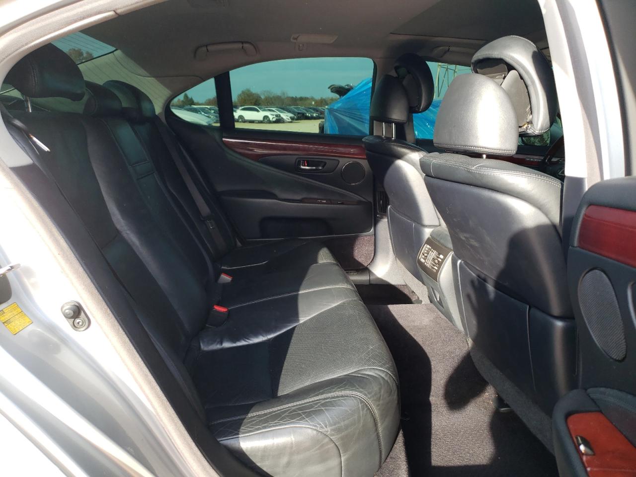 2012 Lexus LS - Image 10