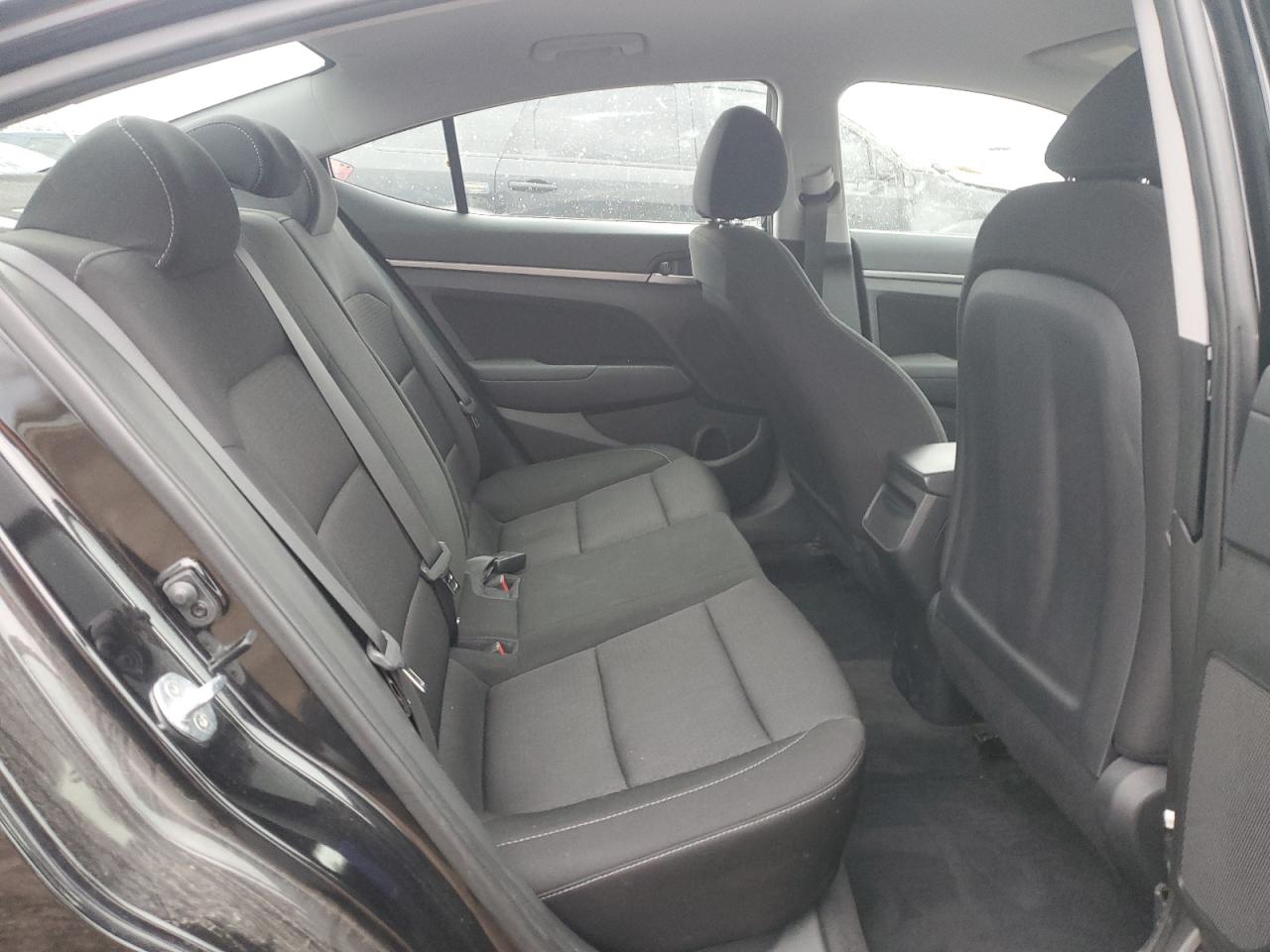 2018 Hyundai Elantra - Image 10