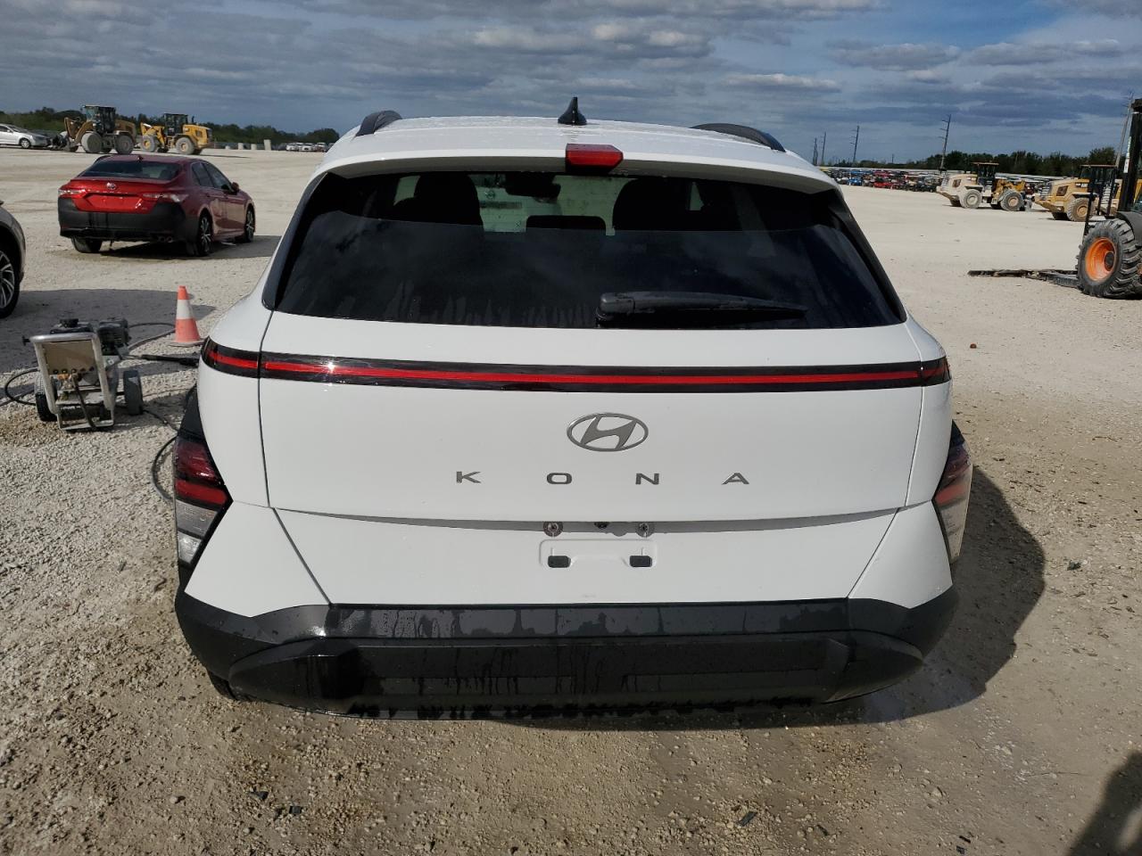 2025 Hyundai Kona Sel VIN: KM8HB3ABXSU205377 Lot: 80977604