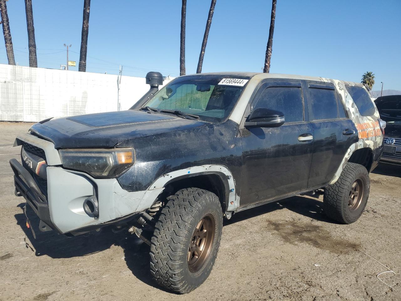 VIN JTEBU5JR5J5519858 2018 TOYOTA 4RUNNER no.1