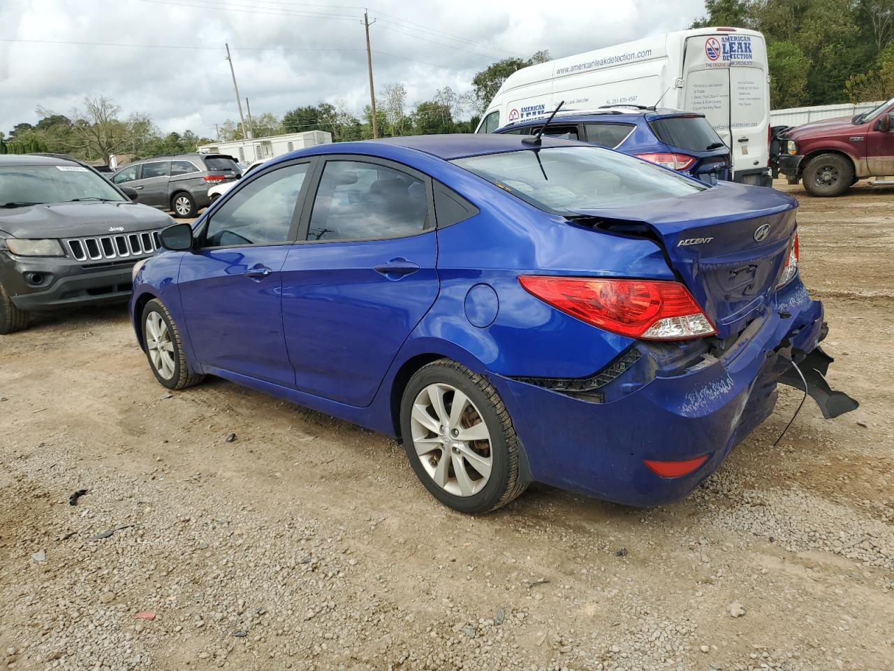 2013 Hyundai Accent - Image 2