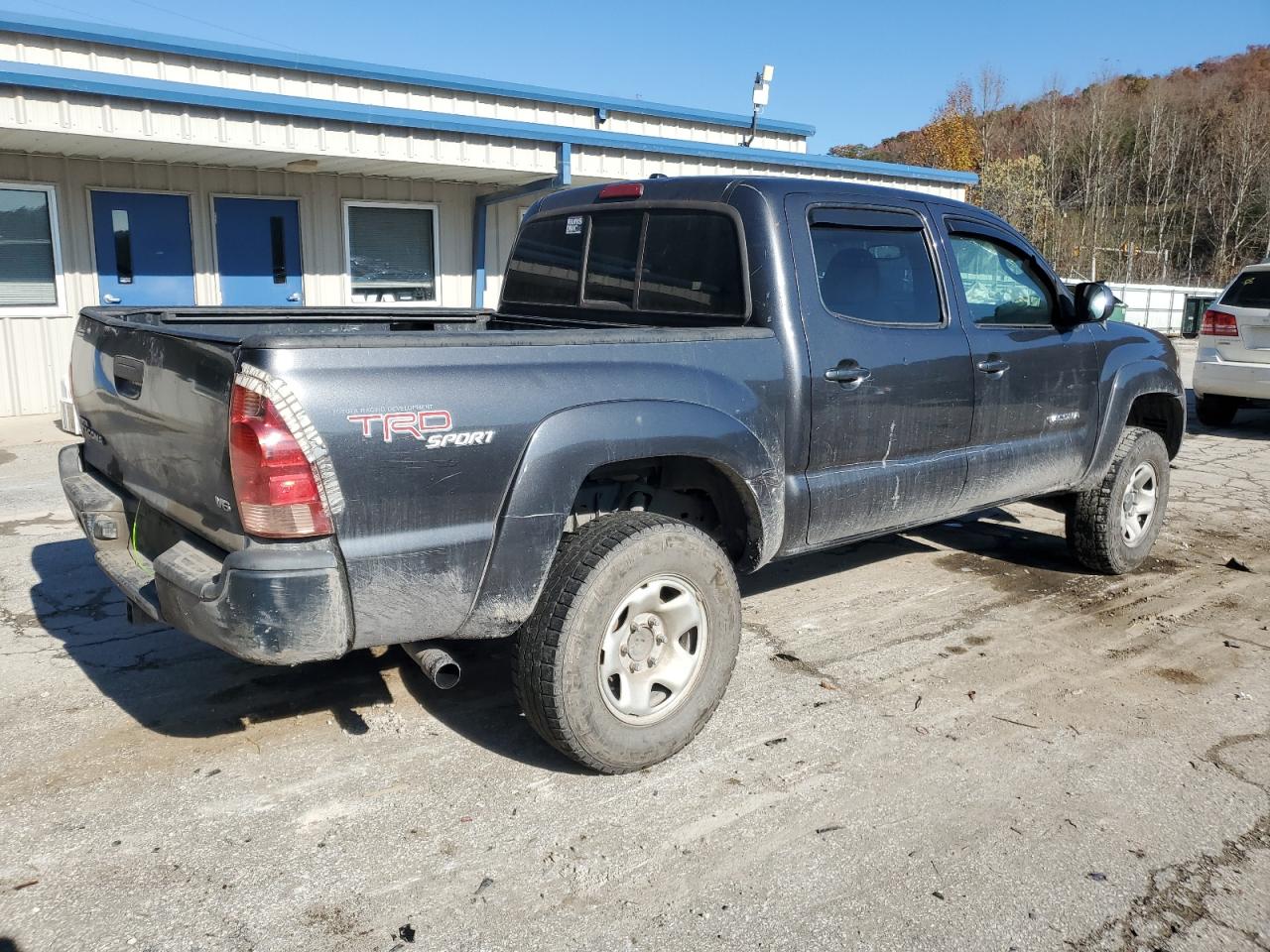 2011 Toyota Tacoma - Image 3