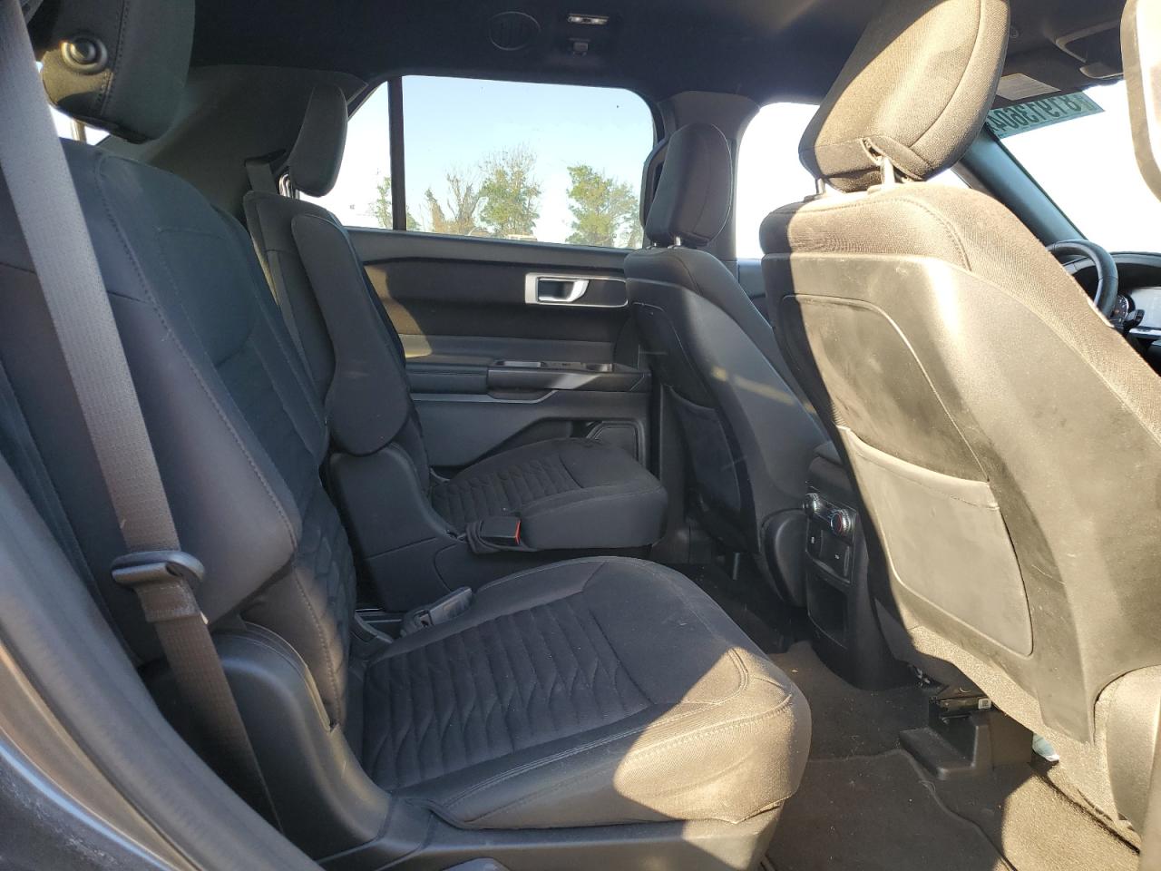 2020 Ford Explorer - Image 11