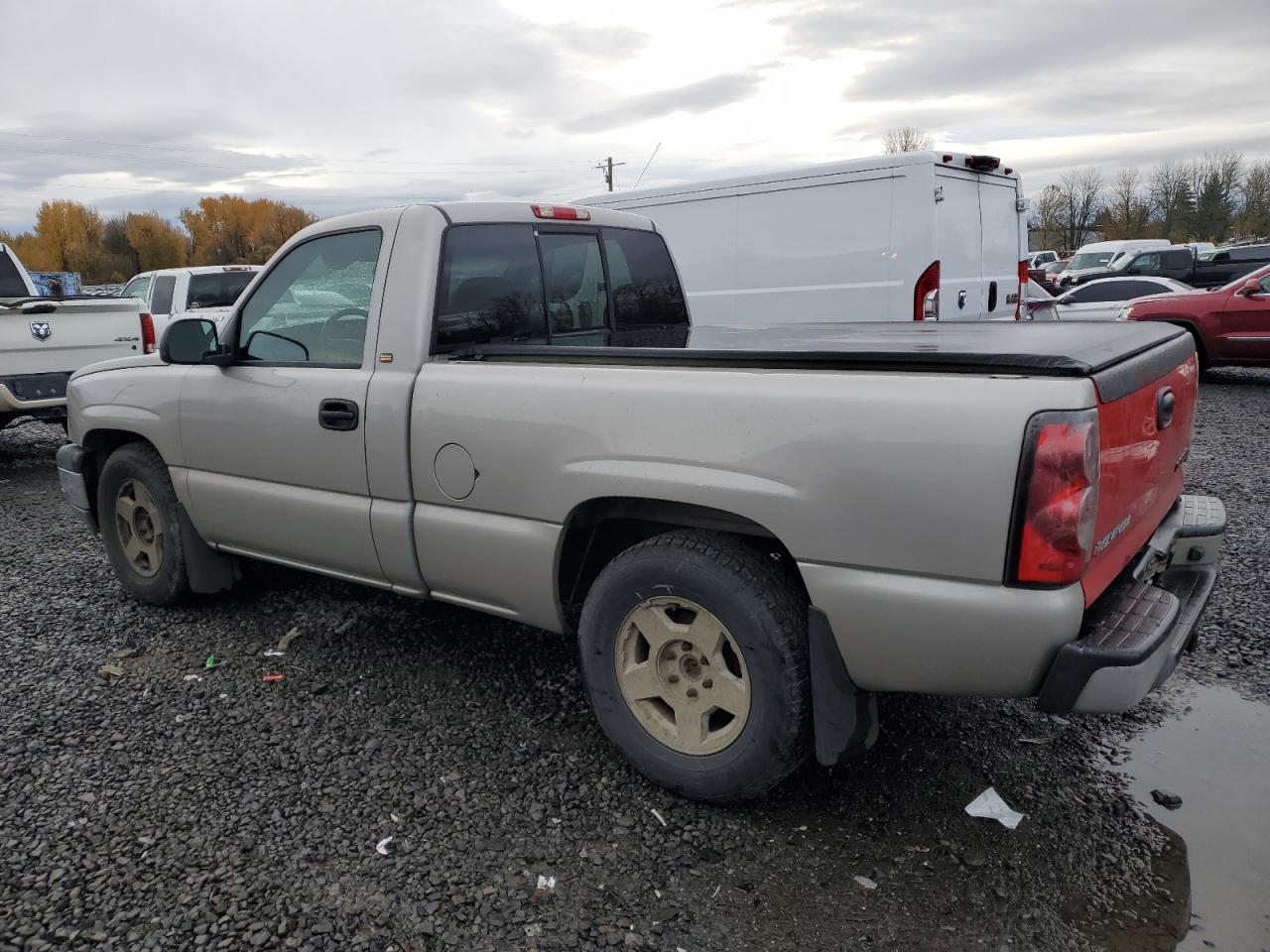 2005 Chevrolet Silverado - Image 2