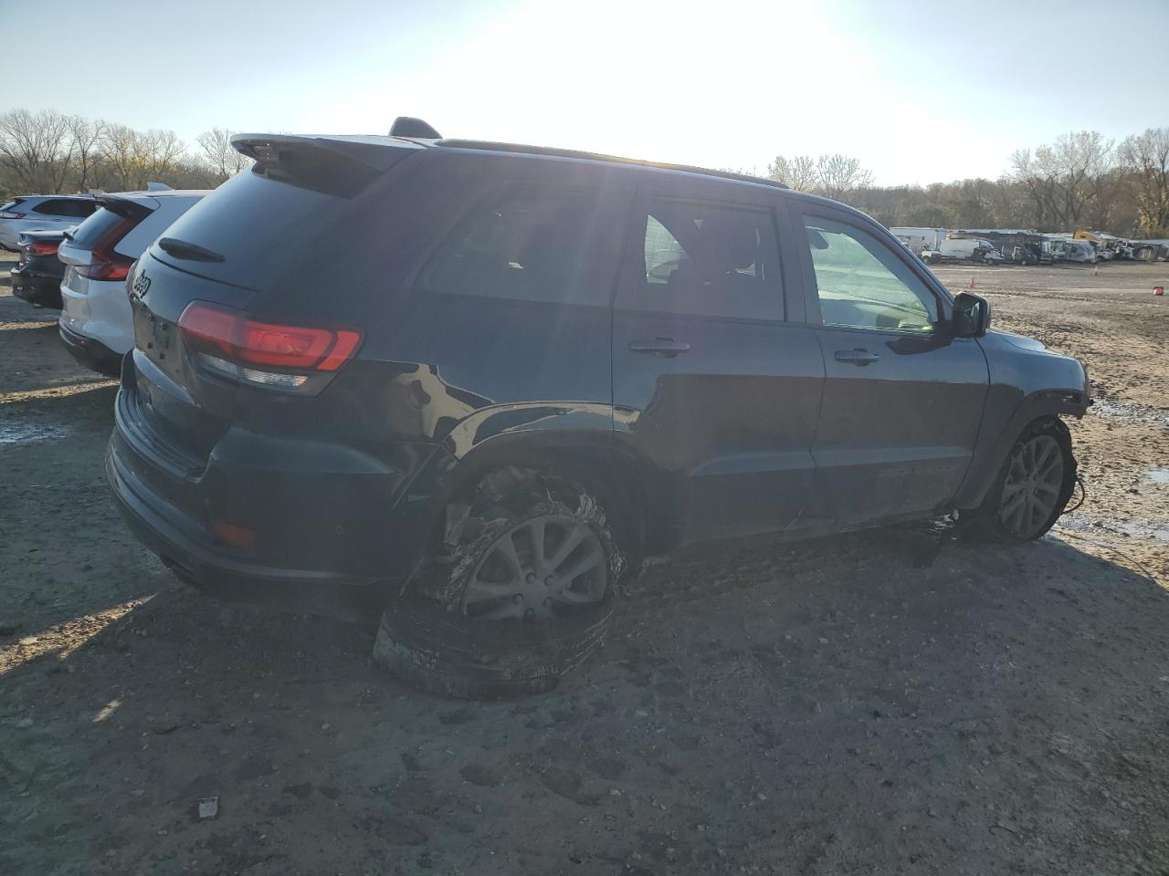 2018 Jeep Grand Cherokee - Image 3