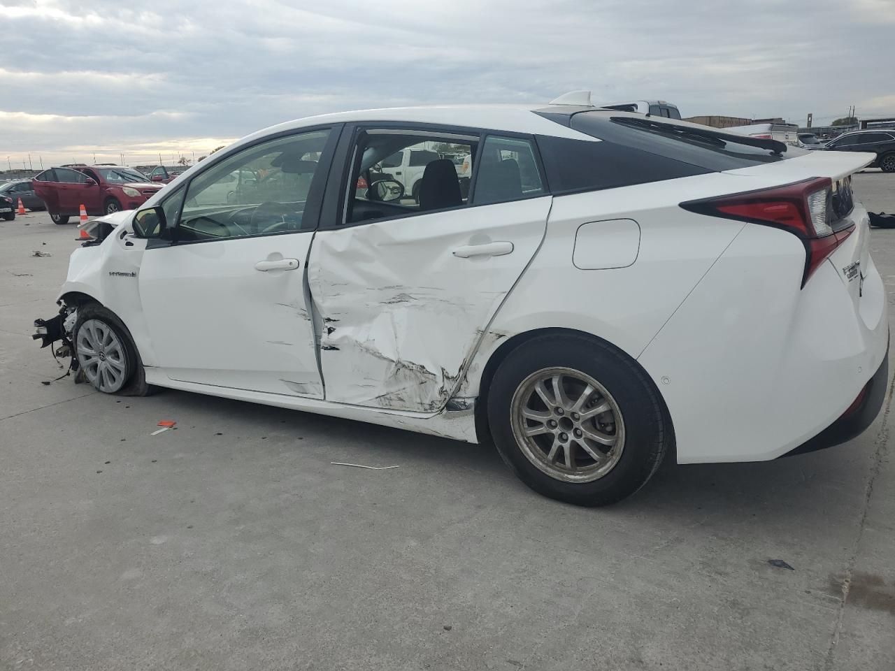 2020 Toyota Prius - Image 2