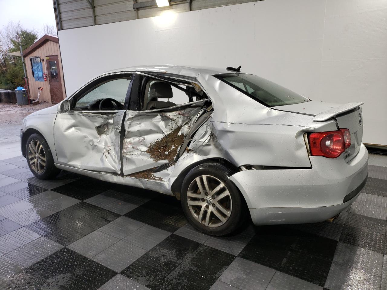 2006 Volkswagen Jetta - Image 2