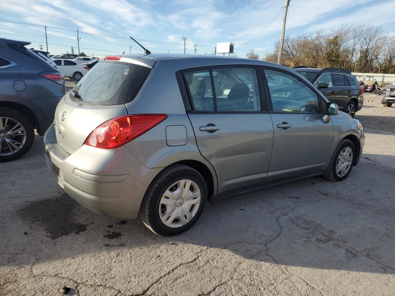 2011 Nissan Versa - Image 3