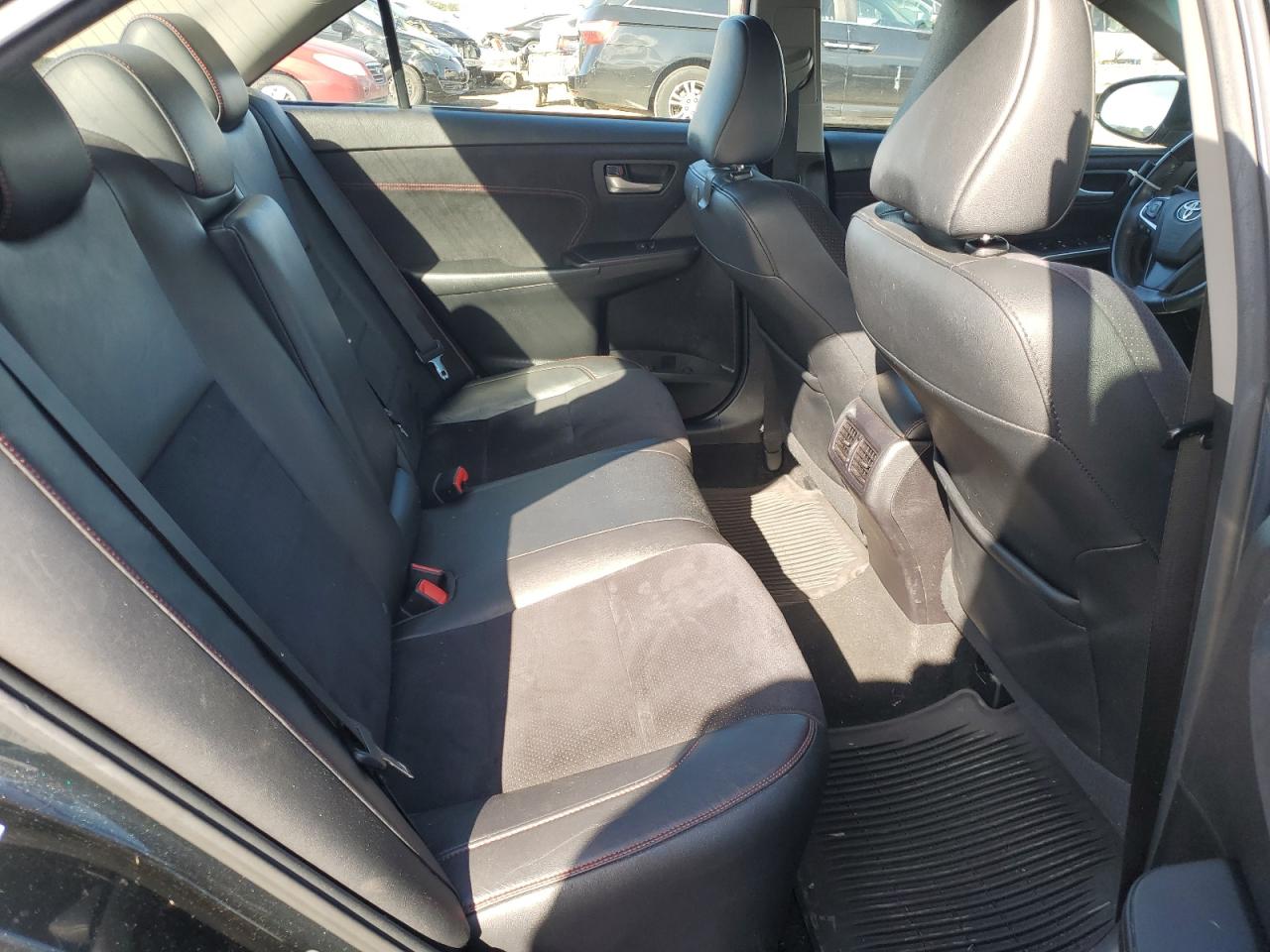 2015 Toyota Camry - Image 10