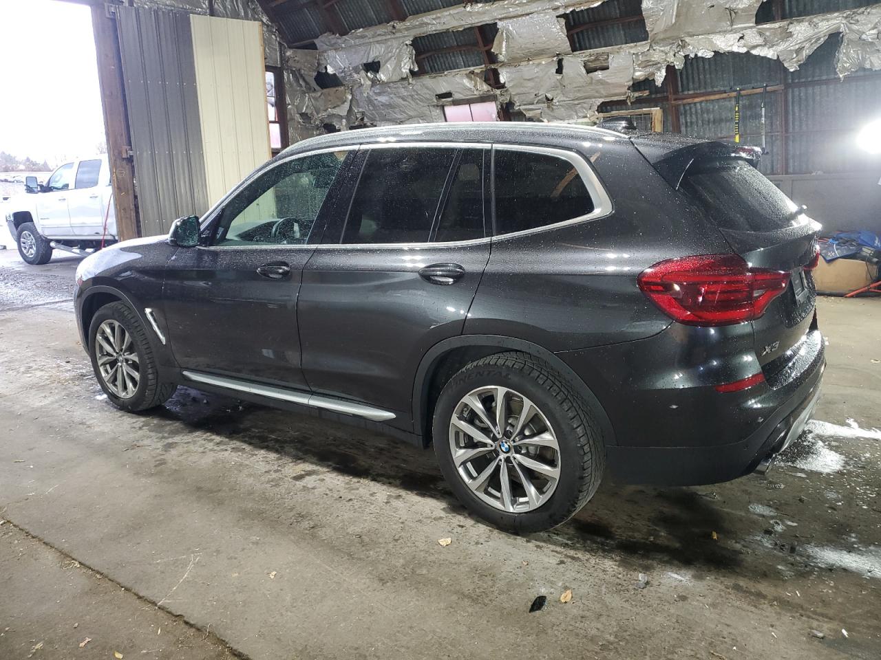 VIN 5UXTR9C5XKLE16588 2019 BMW X3 no.2