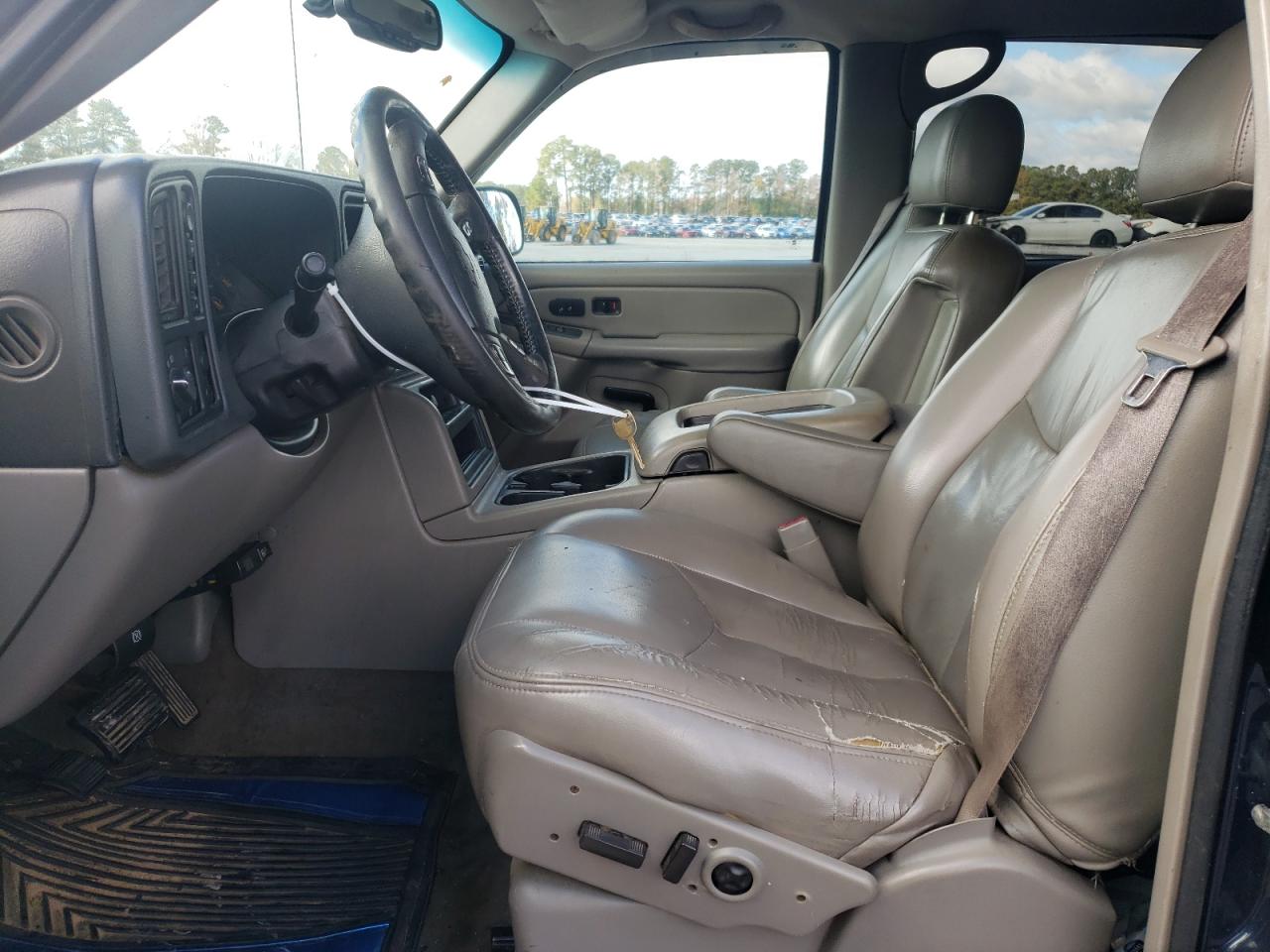 2005 Chevrolet Avalanche - Image 7