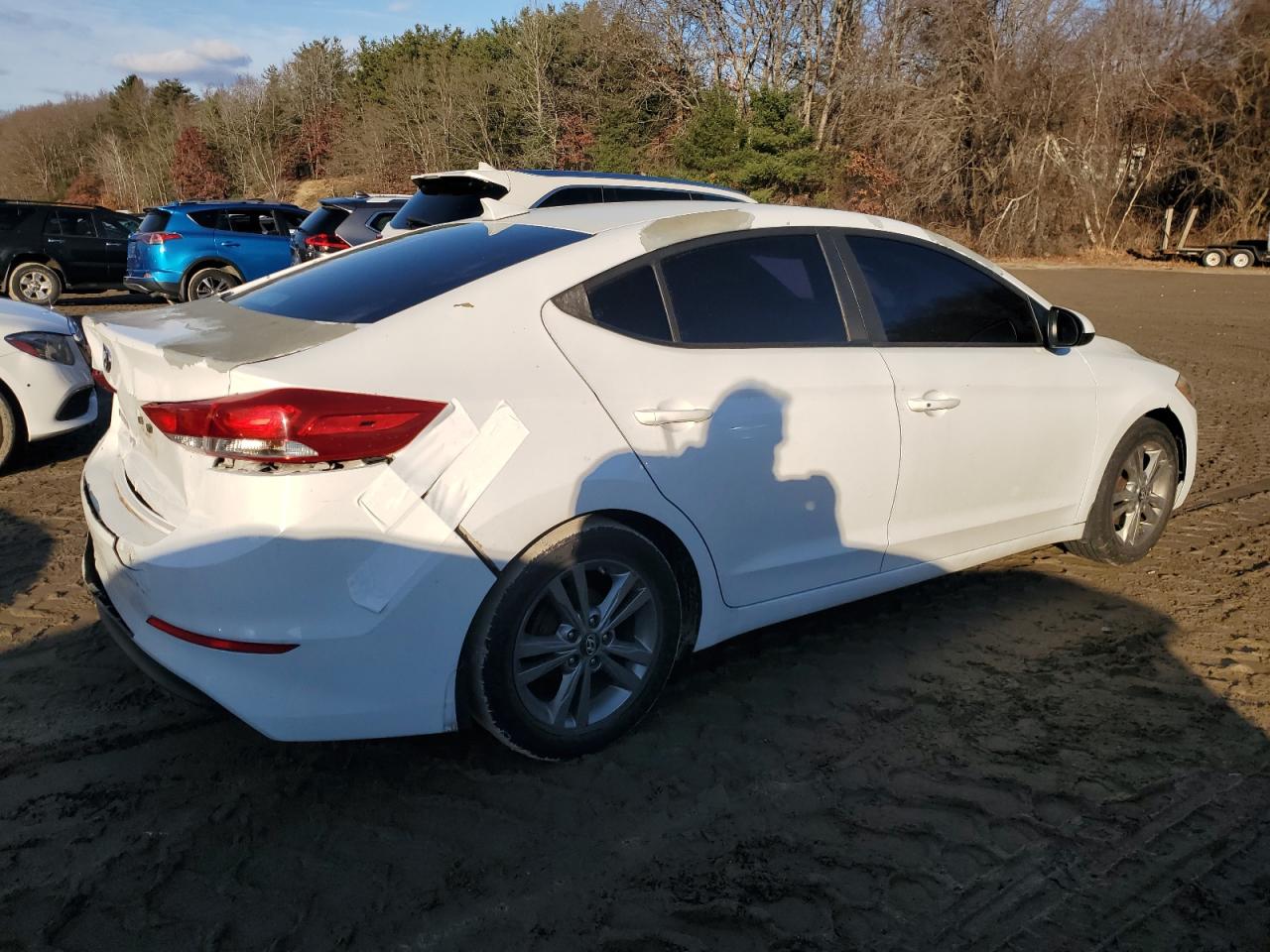 2017 Hyundai Elantra - Image 3