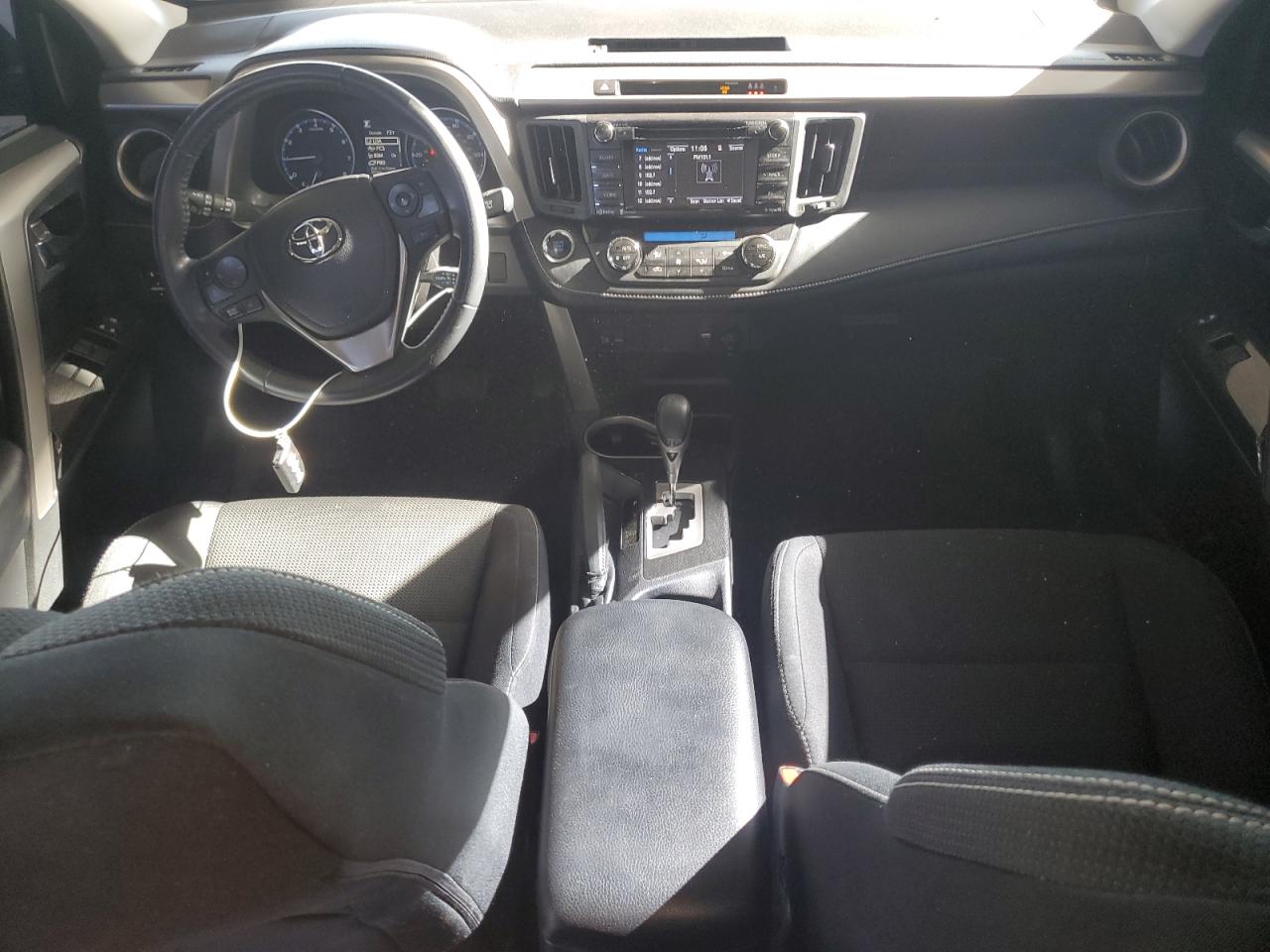 2018 Toyota RAV 4 - Image 8