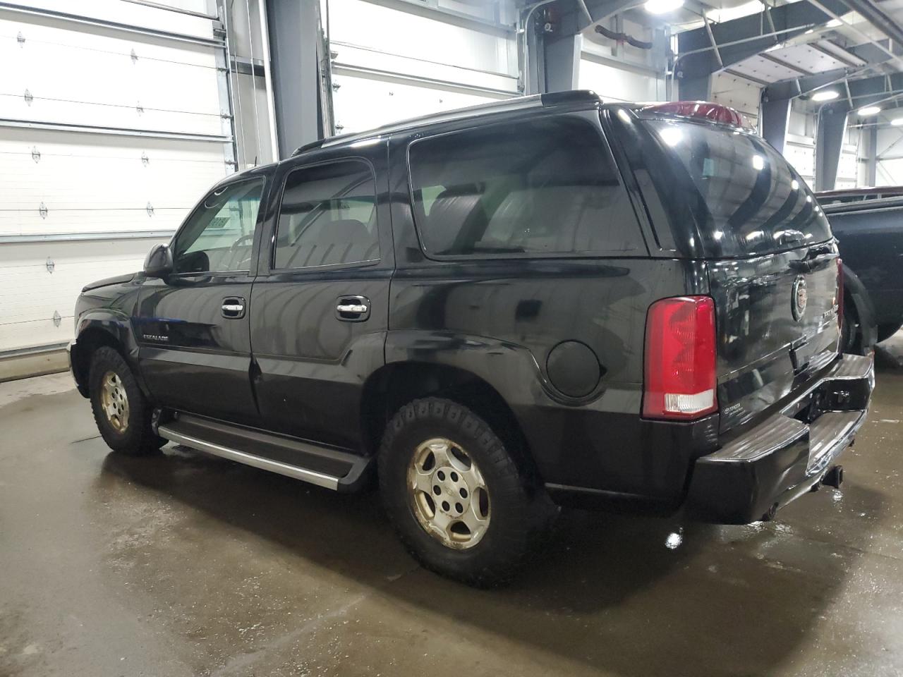 2005 Cadillac Escalade - Image 2