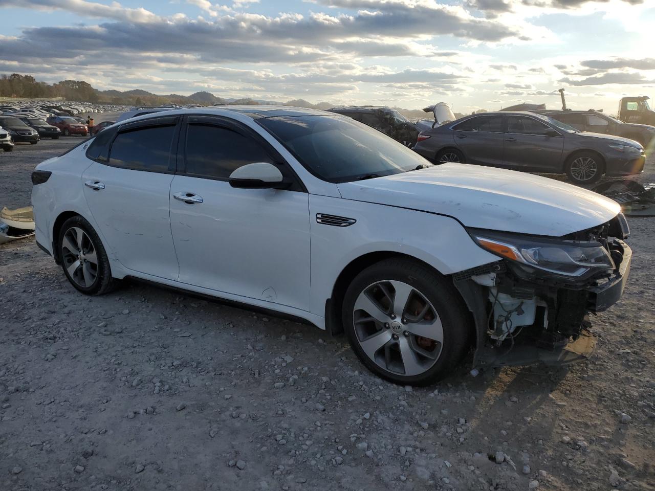 2019 Kia Optima - Image 4