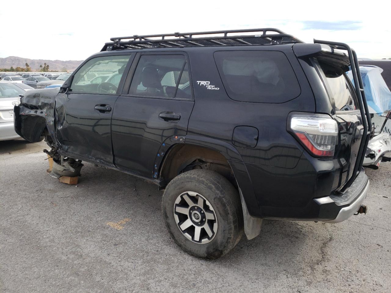 VIN JTEBU5JR4J5500833 2018 TOYOTA 4RUNNER no.2