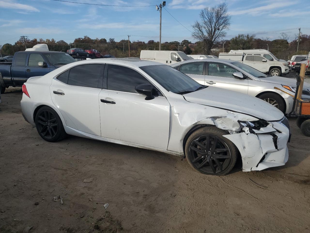 2015 Lexus IS - Image 4